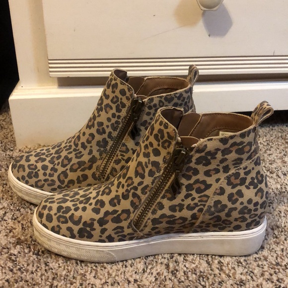 Sketchers memory foam shoes - Picture 2 of 5